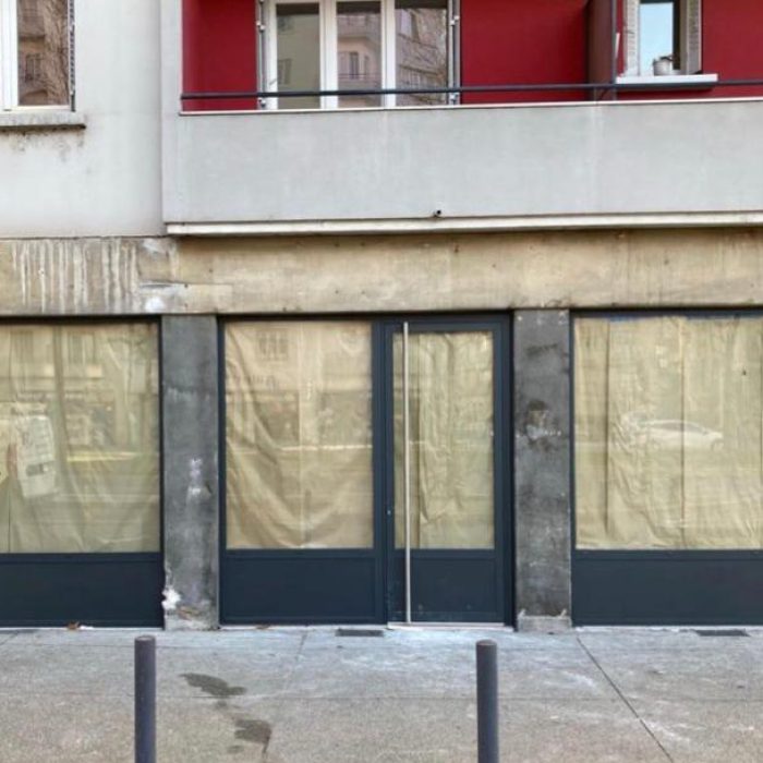 habillage de la façade du nouveau 4ème salon d'esthétique de Bodysphère à Grenoble Avant après