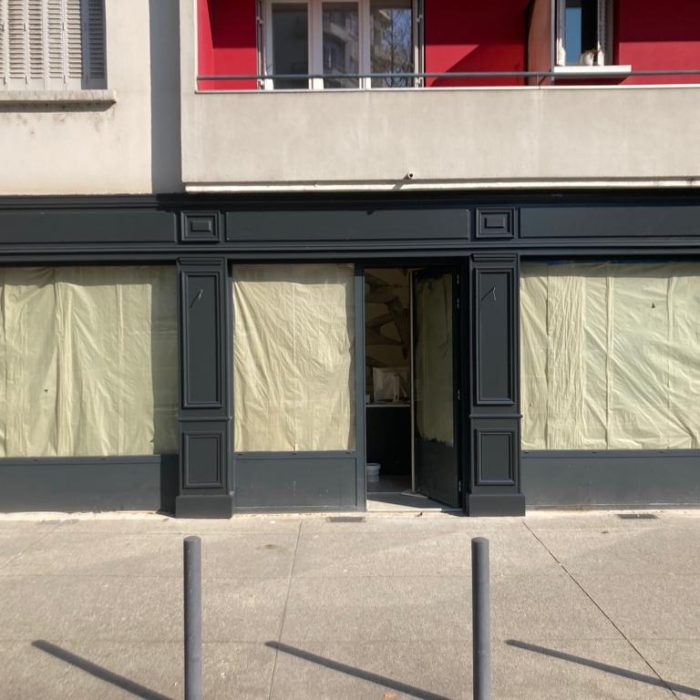 habillage de la façade du nouveau 4ème salon d'esthétique de Bodysphère à Grenoble Avant après